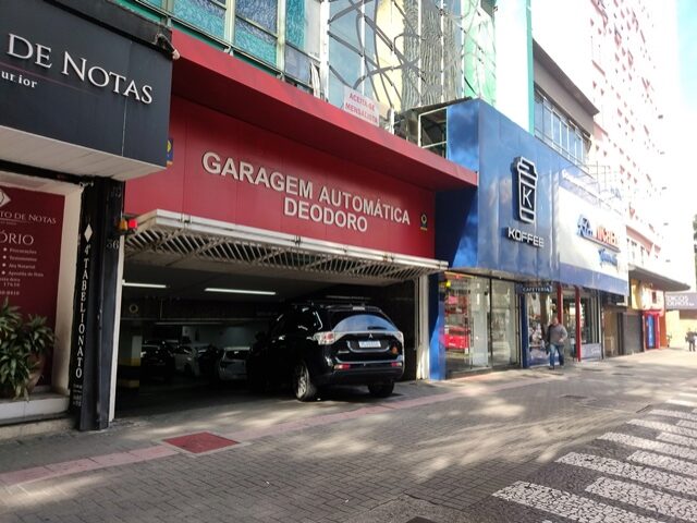 Lote 3303 imovel: box para estacionamento de automovel no la-15, localizado no 15o pavimento do edificio garagem automatica deodor