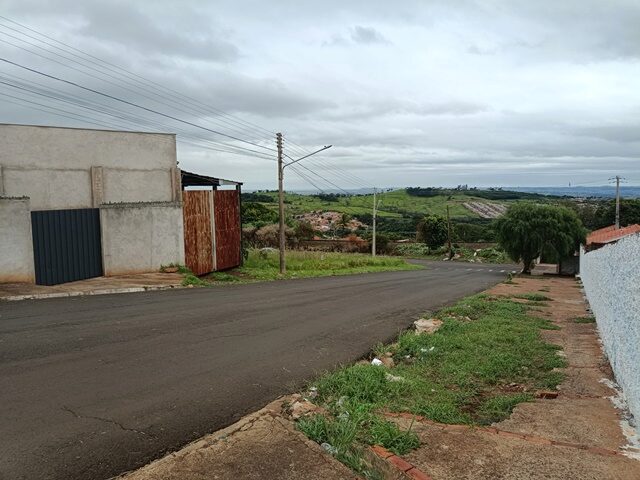 LOTE NUMERO 14, DA QUADRA 234, COM A AREA DE 454,20 METROS QUADRADOS, DO JARDIM BANDEIRANTES, CORNELIO PROCOPIO/PR, localizado em Cornélio Procópio - PR, bairro Jardim Bandeirantes