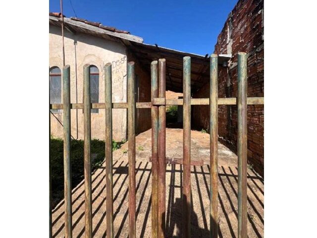 IMOVEL URBANO: LOTE 06 DA QUADRA 08, SITUADO NO CONJUNTO FLORENCIO REBOLHO , COM AREA DE 150,00M2, EM CORNELIO PROCOPIO, localizado em Cornélio Procópio - PR