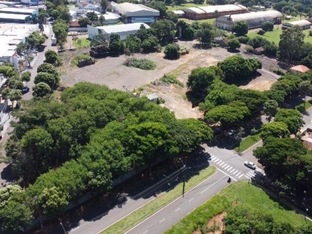 Lote 3001 imovel:- data no 02 da quadra no zi-5, situado na extensao do parque industrial de cianorte, situado no perimetro urban