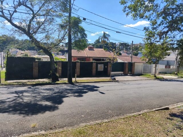 SOBRADO NA RUA CAPITAO JOSEPH PEREIRA QUEVEDO, 818, MERCES, CURITIBA/PR, localizado em Curitiba - PR, bairro Mercês