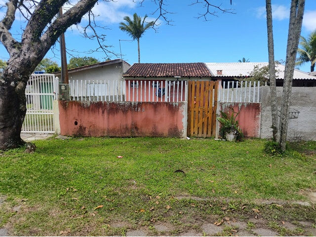 Casa no Balneário Gaivotas (foto 2 de 10)