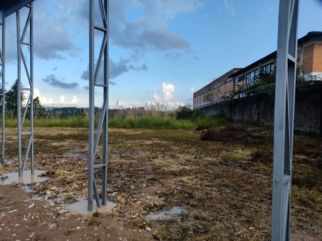 IMOVEL DE MATRICULA 48.244 DO 8O REGISTRO DE IMOVEIS DE CURITIBA/PR, DE PROPRIEDADE DO EXECUTADO IVO LUIZ BOSCHETTI E ES, localizado em Curitiba - PR, bairro Cidade Industrial